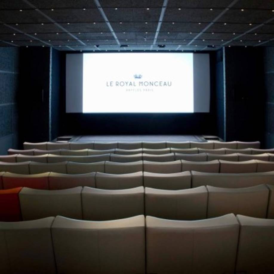 Mesi y su familia cuentan con siete pantallas de plasma de gran tamaño. Foto Facebook Le Royal Monceau - Raffles Paris