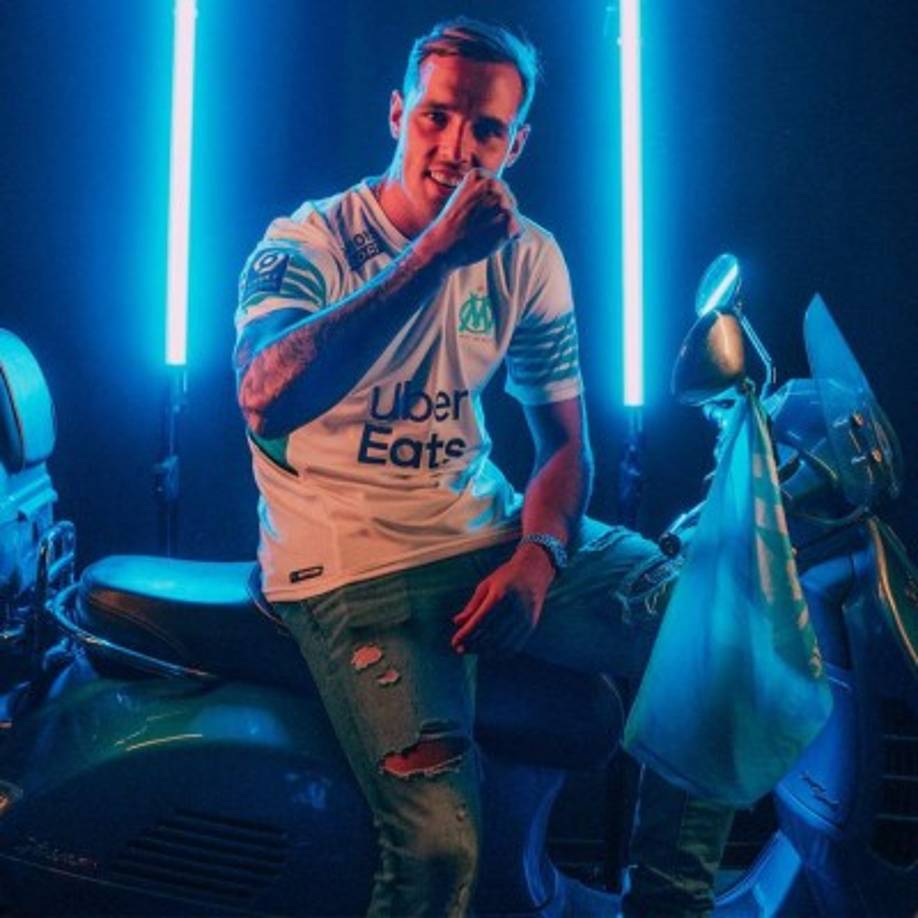 El lateral derecho español Pol Lirola, de 23 años, se ha comprometido para las cinco próximas temporadas con el Olympique de Marsella, club en el que había estado cedido los últimos seis meses procedente del Fiorentina. Foto Twitter @OM_Espanol.