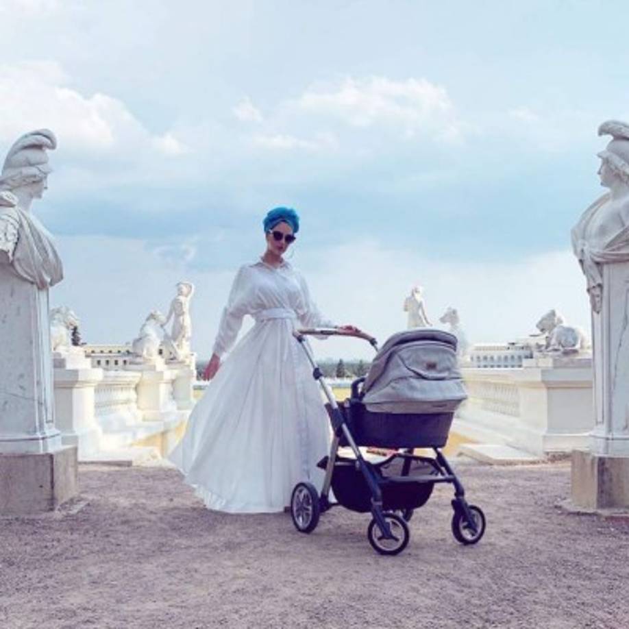 En un escueto comunicado la casa real se limitó a decir 'No se puede llamar por títulos reales a ciertos individuos', y aclaró que Tengku Muhammad Faiz Petra (hermano de Mohamed) era el príncipe heredero de Kelantan, no el hijo de Rihana, Ismail.