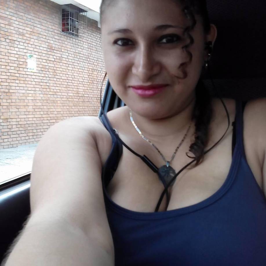 “Tenga, desbloquee mi teléfono, llame a mi esposo y a mis hijos, me estoy muriendo”, fueron sus últimas palabras. 