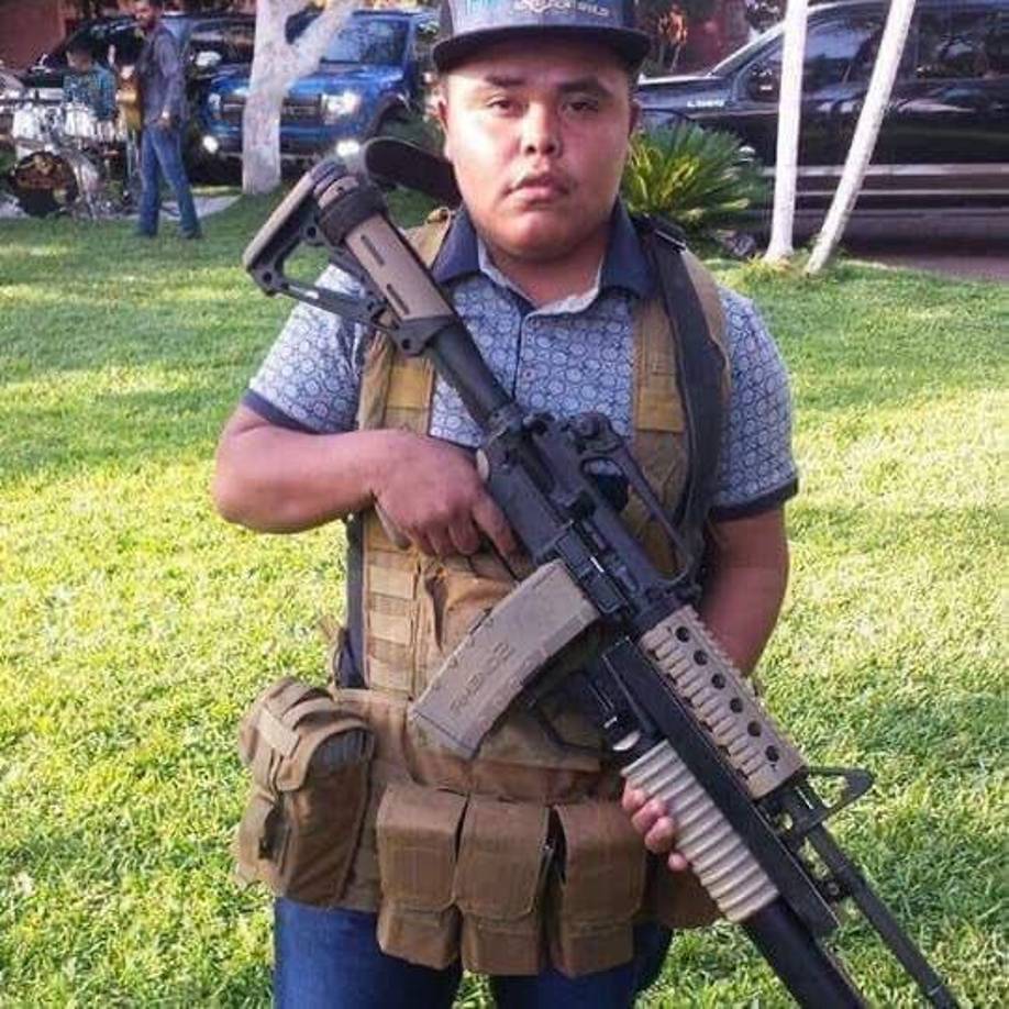 En 2017, las burlas proferidas por el joven youtuber de 17 años de edad, conocido como “El Pirata de Culiacán”, quien insultó abiertamente al líder del CJNG, lo llevaron a ser asesinado de 18 balazos. También desapareció en ese año, “La Cholita”, quien subió a sus redes un video donde se burlaba de los capos del “Mencho” cuando dejaron abandonado armamento tras un enfrentamiento contra sicarios de Cárteles Unidos donde estos exhibieron los fusiles y equipo táctico recuperados que tenían las siglas del CJNG.