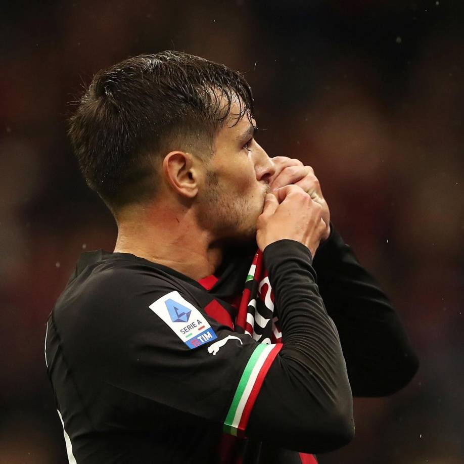 Brahim Díaz sobre su futuro en el AC Milan: “Estoy feliz aquí en Milán. Me siento muy bien en este club, luego no sé qué va a pasar (con el Real Madrid)”.