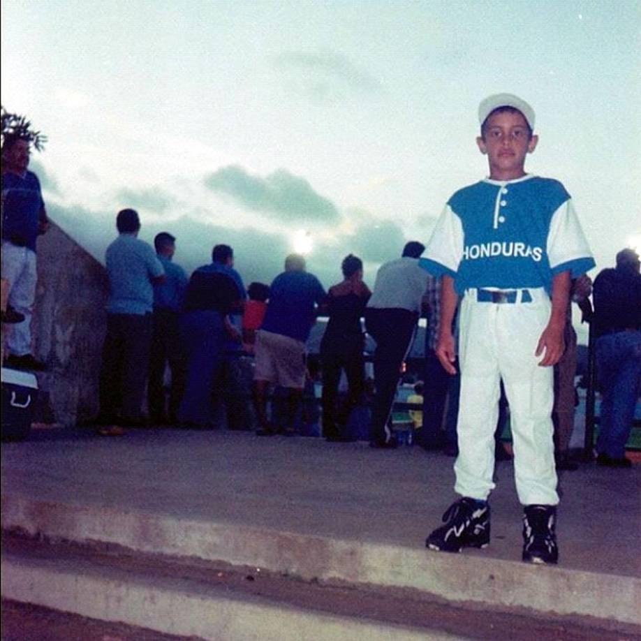 Mauricio Dubón representó en varias ocasiones a la Selección menor de Beísbol de Honduras.