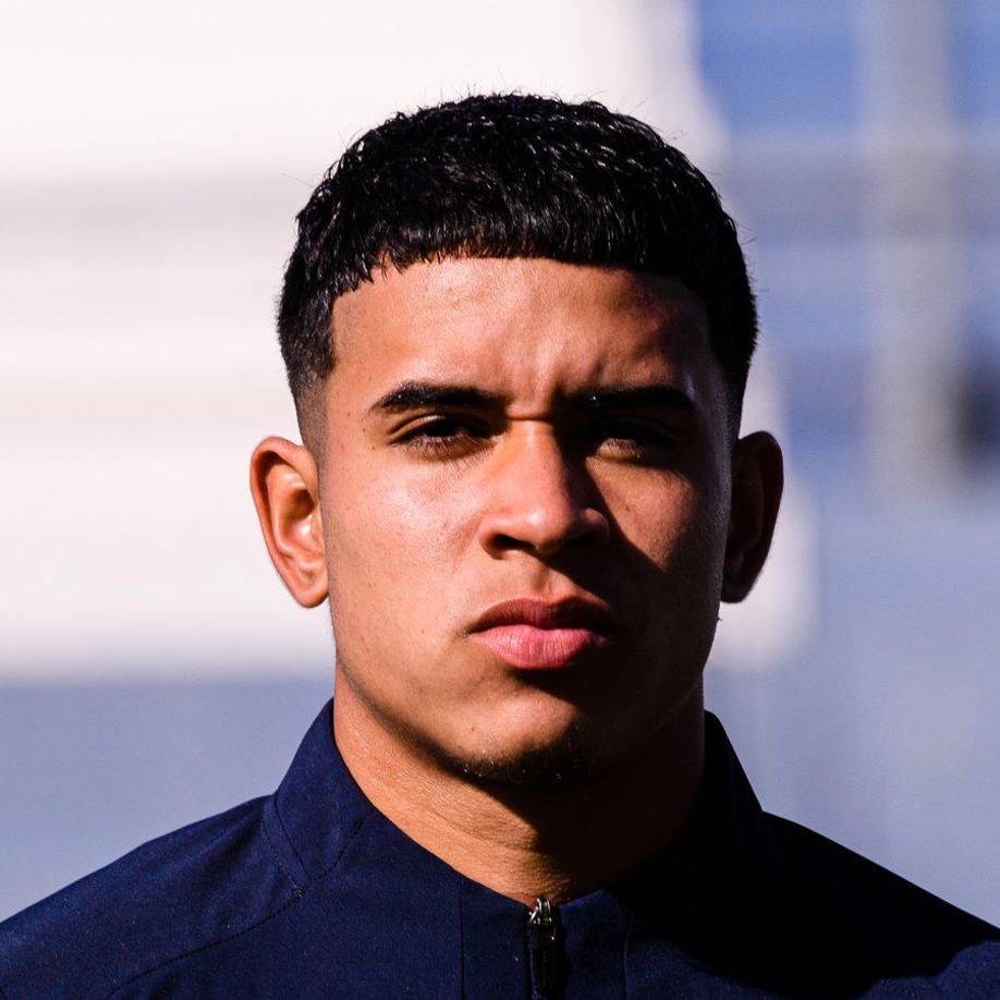 El Chelsea hizo oficial la compra de Kendry Páez a Independiente del Valle por una cifra cercana a los 20 millones de euros. Jugador ecuatoriano que se desempeña como centrocampista, cuenta con 16 años de edad.