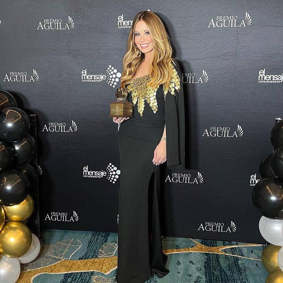 “Quien debe demostrar los hechos es quien acusa y nunca se ha demostrado que exista una demanda o reclamación en curso por manutención. La campaña de la señora Arámbula se limita solo a los medios de comunicación”, agregó Myrka Dellanos, quien fue pareja de Luis Miguel entre 2003 y 2005.