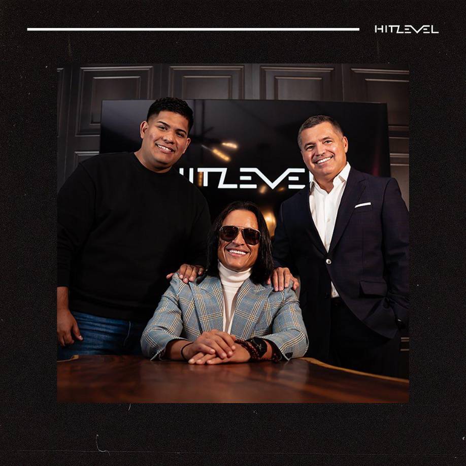 Aunque su matrimonio llegó a su fin, Elvis Crespo sigue dando pasos importantes en su carrera musical. Recientemente firmó contrato con Hit Level Entertainment, a cargo de Cristian «Cris Omar» Hipólito . Según el comunicado oficial emitido, la agencia tiene como objetivo llevar la carrera de Elvis Crespo a nuevas alturas, mientras garantizan que los intereses del artista sean protegidos y priorizados.