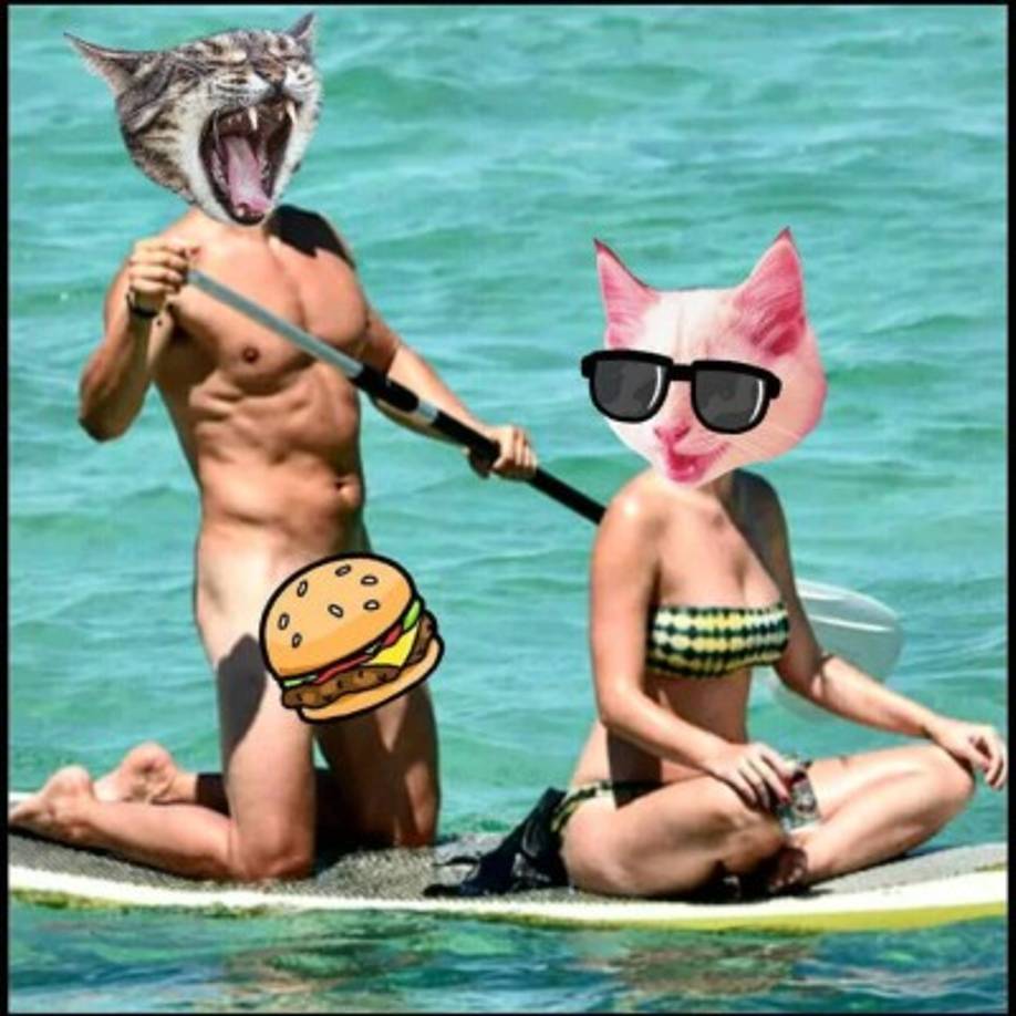 El novio de Katy Perry está en la mira de todos con el desnudo que protagonizó durante sus vacaciones en Italia.