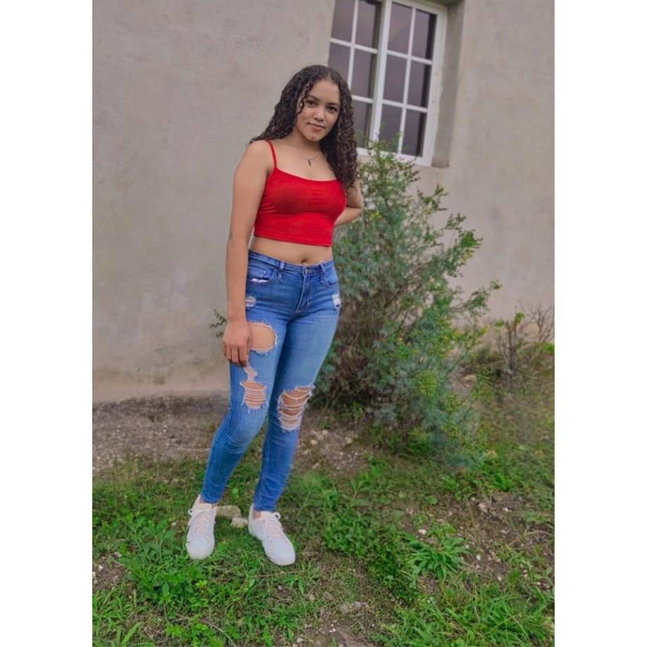 La jovencita impactó su cabeza en el pavimeto y murió de forma instantánea.