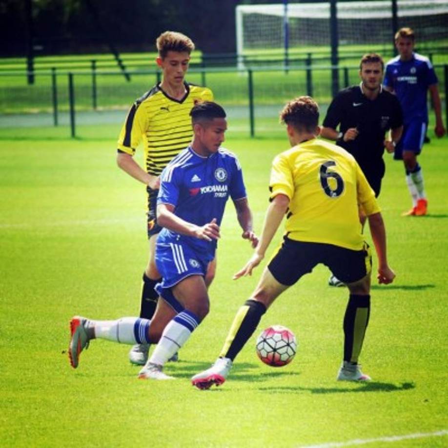 Alertado por su disponibilidad, Chelsea se lanzó y le ofreció un contrato de 2 años en 2014. Pero dejó Stamford Bridge en diciembre de 2015 para firmar con Leicester en un contrato de 3 años.