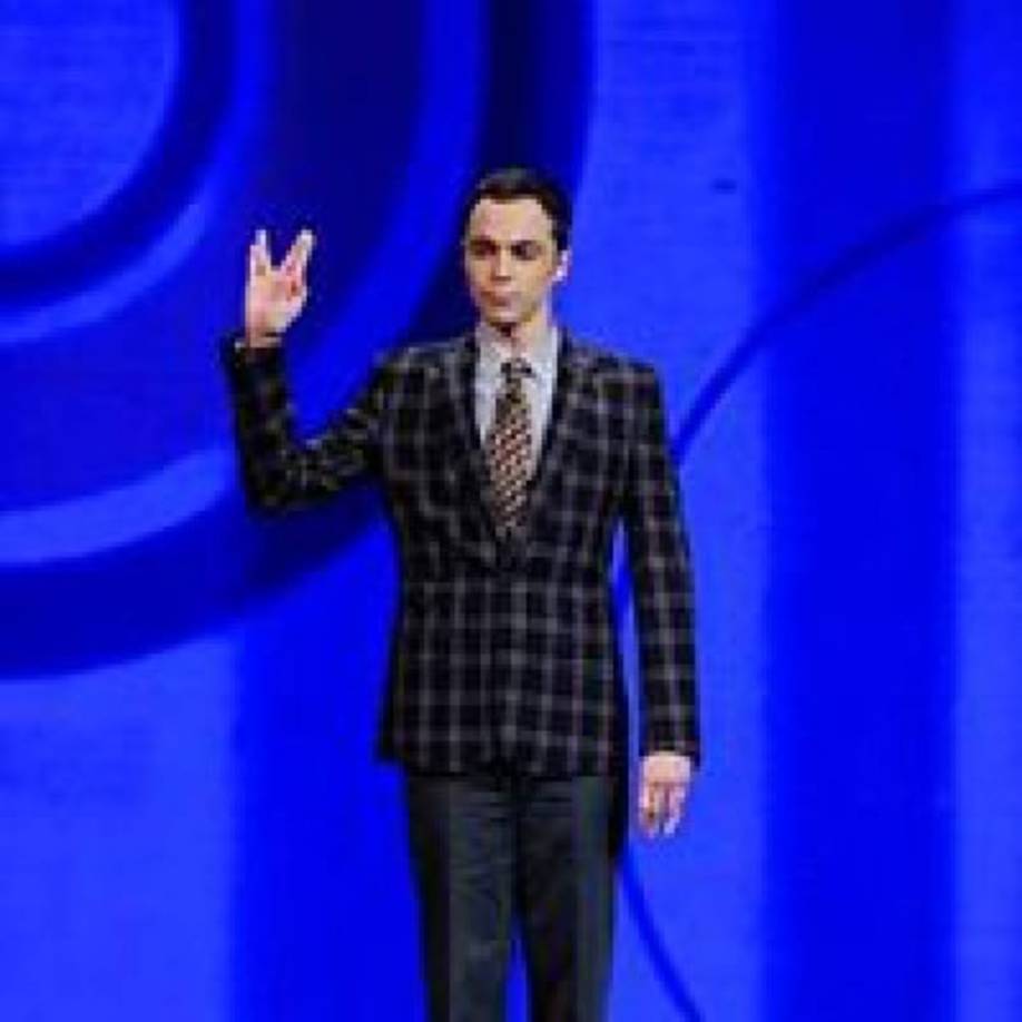 ¿GANARÁ SHELDON UN PREMIO NOBEL?<br/>Con cada trabajo de investigación que desarrolla, Sheldon sueña con que le haga ganar el prestigioso premio otorgado por la Academia Sueca. <br/>En el episodio final de la undécima temporada, se revela que descubrió un concepto llamado 'súper asimetría', el cual, de ser validado, podría merecerle el codiciado reconocimiento.