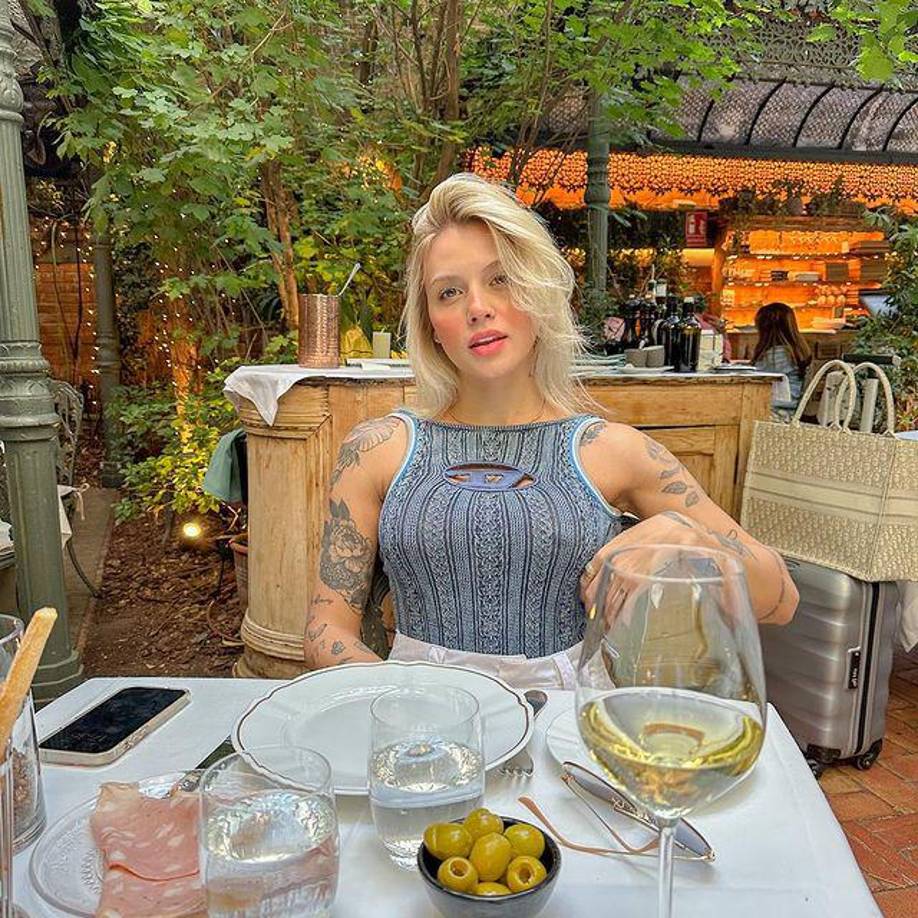 Así es la “influencer” brasileña que ha flechado a Eder Militao tras su polémica ruptura con su expareja.