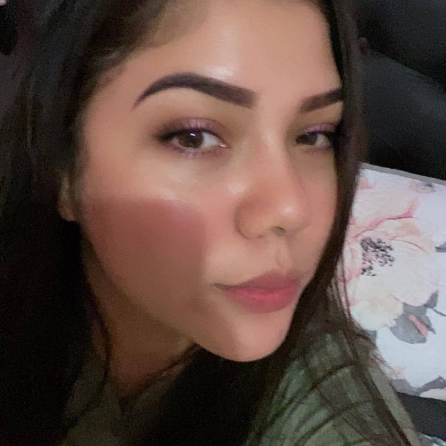 Johana Yamileth Salman Molina de Oliva era una joven originaria de San Luis Petén; nuera del fallecido exdiputado guatemalteco Macario Efraín Oliva Muralles, (1994-2012), y quien tambipen fue alcalde de ese municipio.