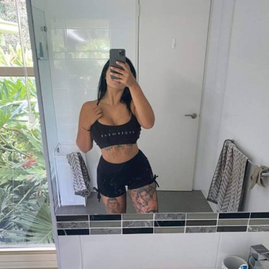 “No puedes dejar que te detenga. Mientras no te lastimes, simplemesigue adelante”, le dijo su padre ante su nuevo trabajo.