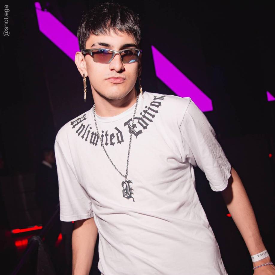 Sin embargo, lo que más ha llamado la atención son las publicaciones previas de Leandro, que ahora son analizadas como posible evidencia de sus intenciones y del problema familiar en el que vivía.