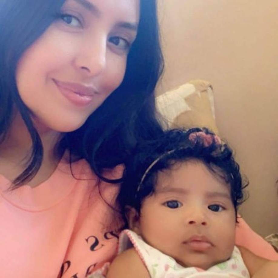 'Mis bebés', escribió junto a esta foto el pasado 4 de septiembre en la que aparece su esposa y su última hija.