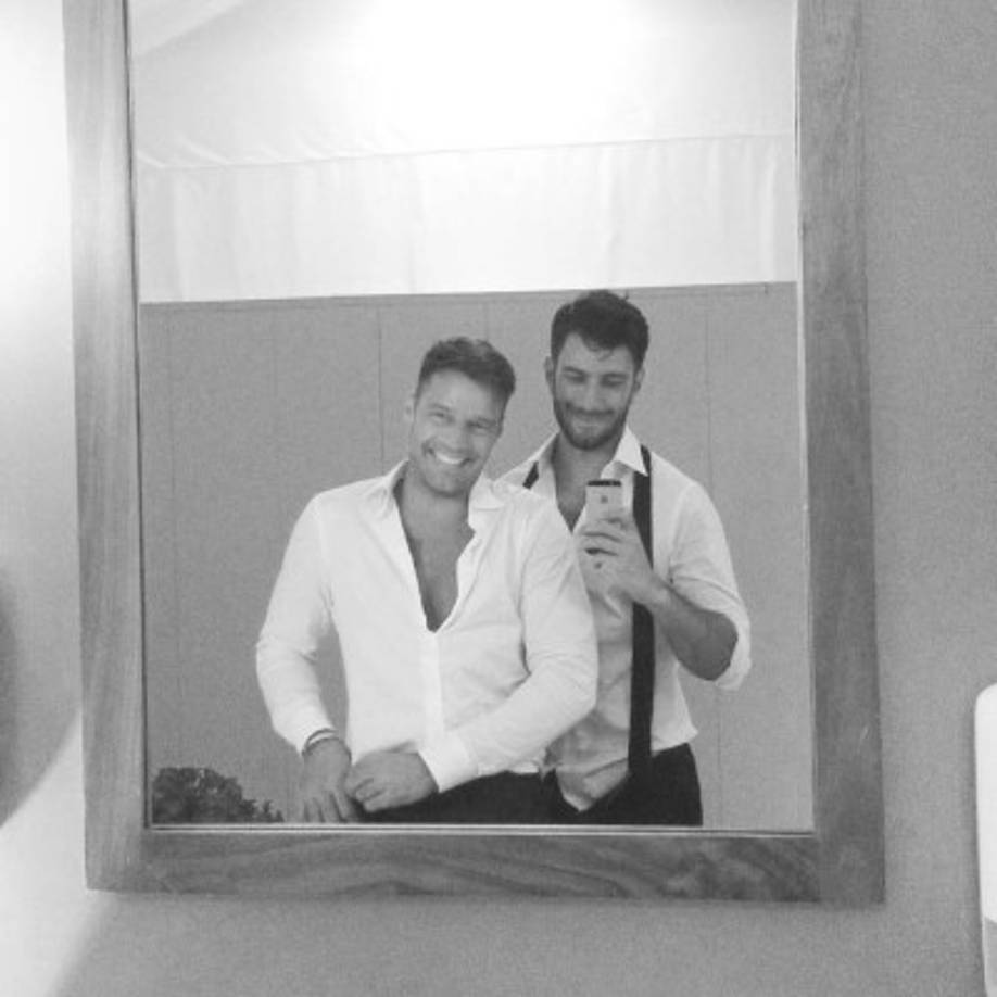 Ricky y su novio en la boda de Eva Longoria.