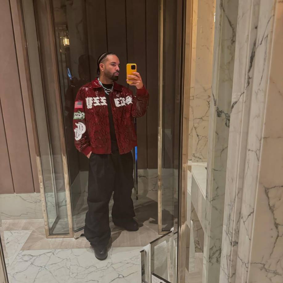 Según la defensa, que pide que se celebre un juicio y que se compense al rapero por daños y perjuicios, UMG llevó a cabo una “campaña implacable” de promoción del tema porque sabía que iba a ser “una mina de oro”.