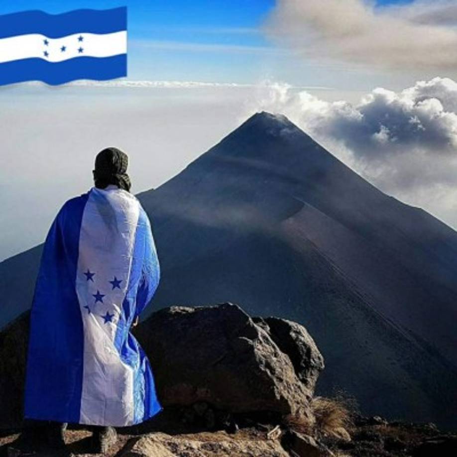 Maynor MC, vocalista de Bullaka Family, dijo: 'Quien me conoce sabe cómo apoyo a la selección de #Honduras de puro corazón, si me identifico con ella es por algo, amo mi país a pesar de tantas injusticias defiendo, y siempre hablo bien de mi país, me gusta apoyar lo positivo porque las cosas negativas son las que siempre son destacadas, por eso, siempre apoyaré a la selección, buenas y malas, porque es algo positivo #VamosHonduras hoy le ganamos a #eeuu'.