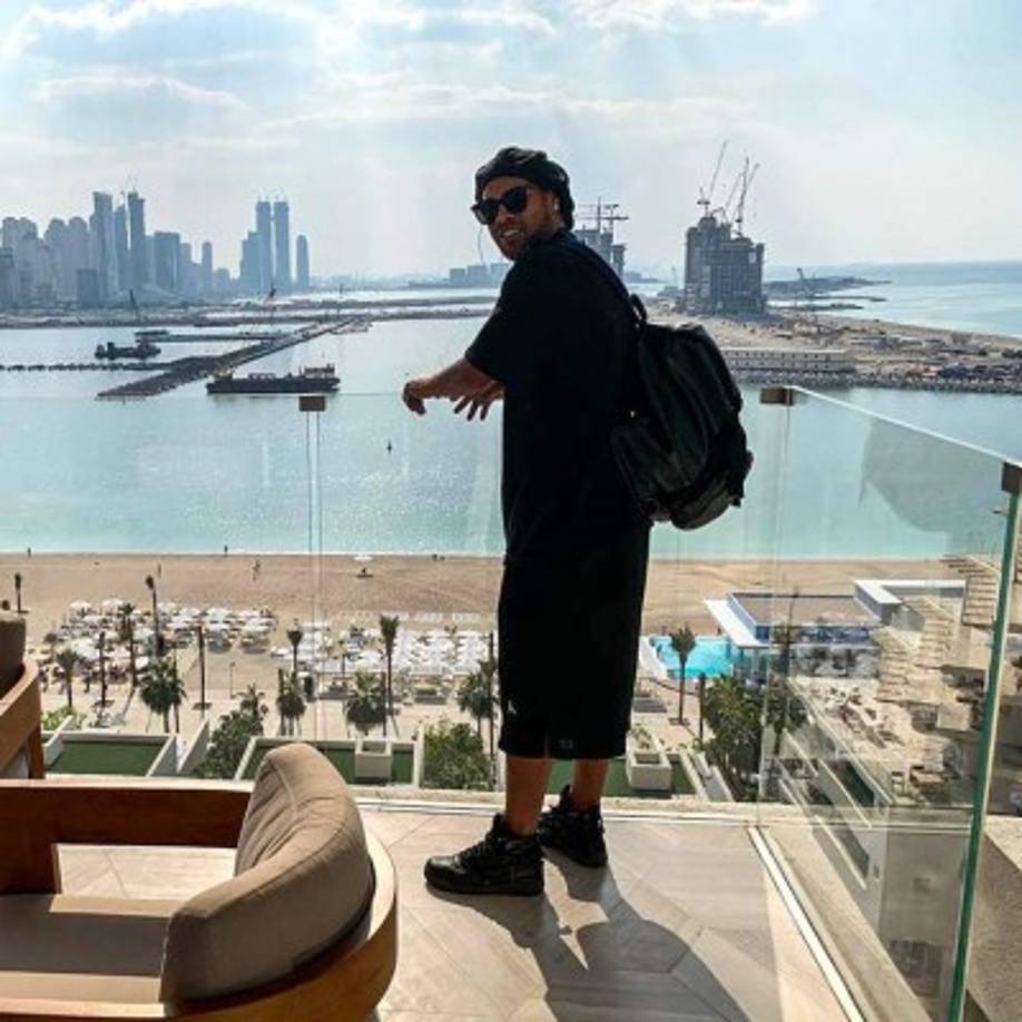 Y es que, aunque el exjugador del FC Barcelona siempre ha sido conocido por su vida alegre, ahora podría estarse convirtiendo en un problema serio que ha encendido las alarmas de su entorno. Foto Facebook.