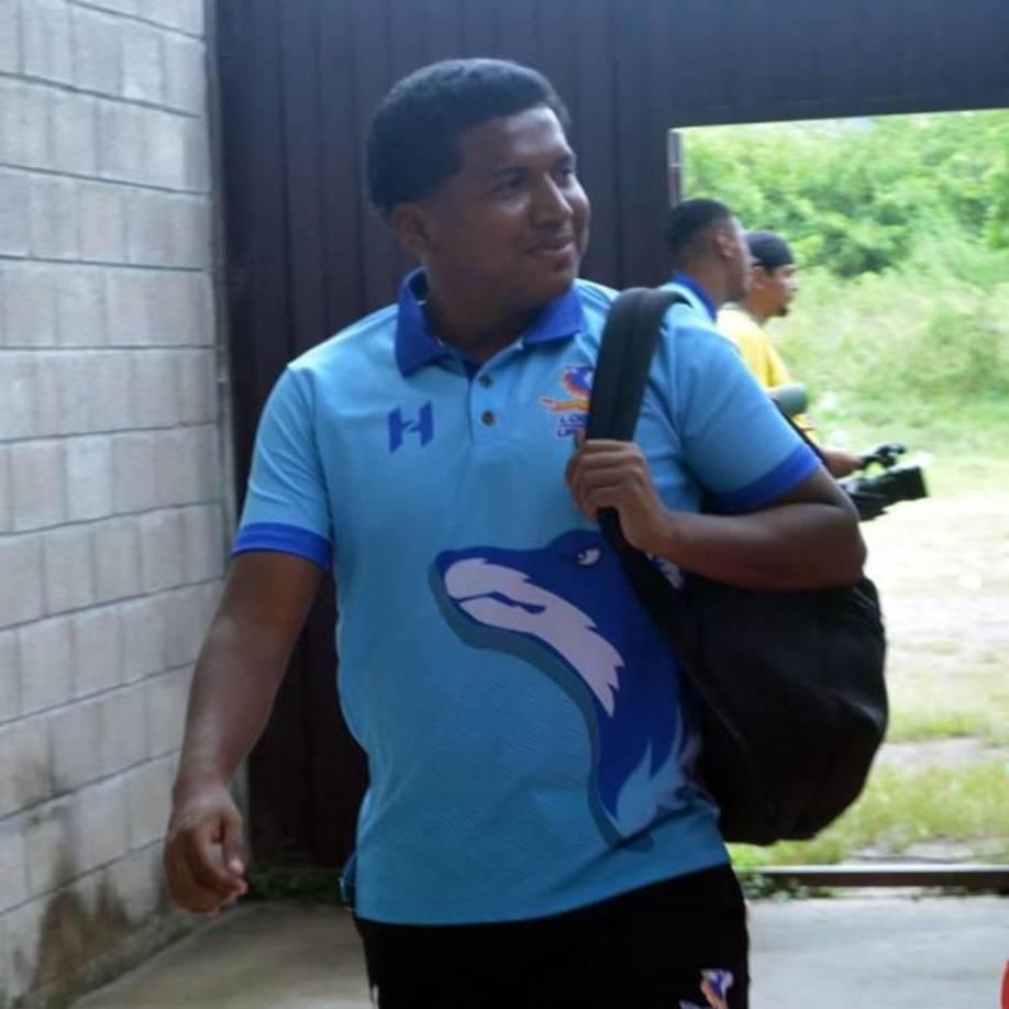 Elder Torres: El volante zurdo anunció su salida de los Lobos de la UPN. Es agente libre.