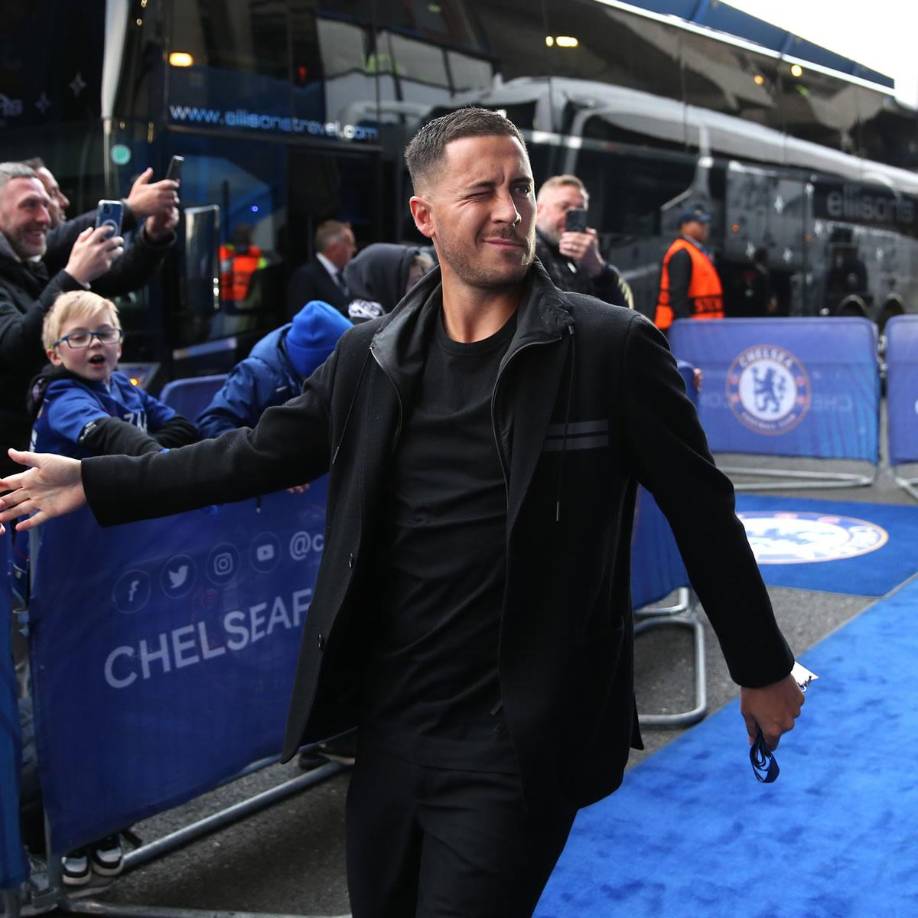 El regreso del hijo pródigo. Eden Hazard volvió a Stamford Bridge, el estadio que fue su casa antes de fichar por el Real Madrid. El belga saludó a los aficionados ingleses.