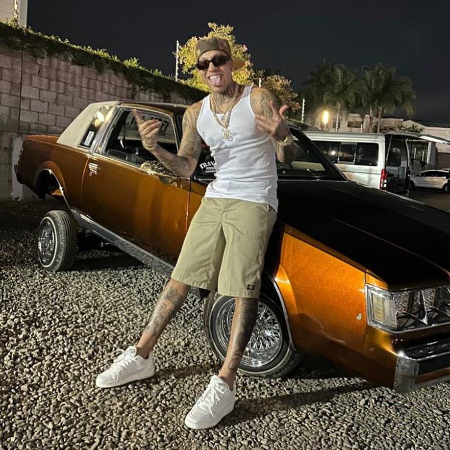 Se presume María Isabel, esposa de Lefty SM, estaba presente, por lo que trató de auxiliarlo y lo trasladó a un hospital cercano en la colonia Residencial Poniente.