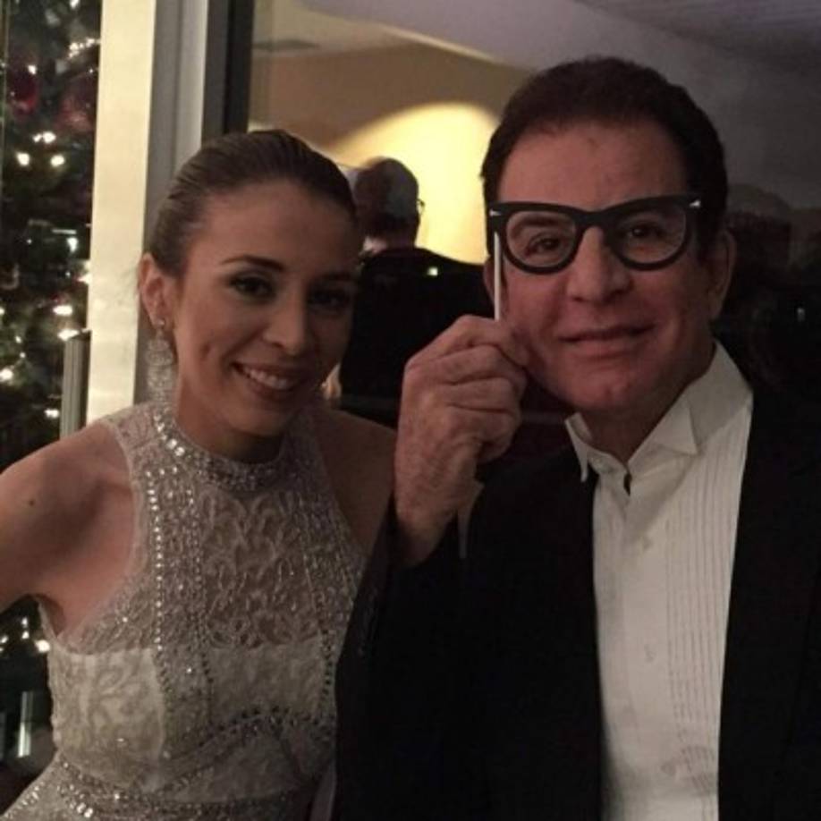 Salvador Nasralla confirmó también el romance con la modelo pero dice que no tiene fecha de boda.