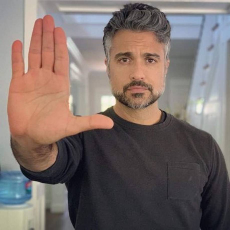 En su texto, la estrella agradeció tanto los mensajes de aliento de sus seres queridos y de sus fans como los buenos recuerdos que las personas le han compartido de momentos que vivieron con su progenitor.