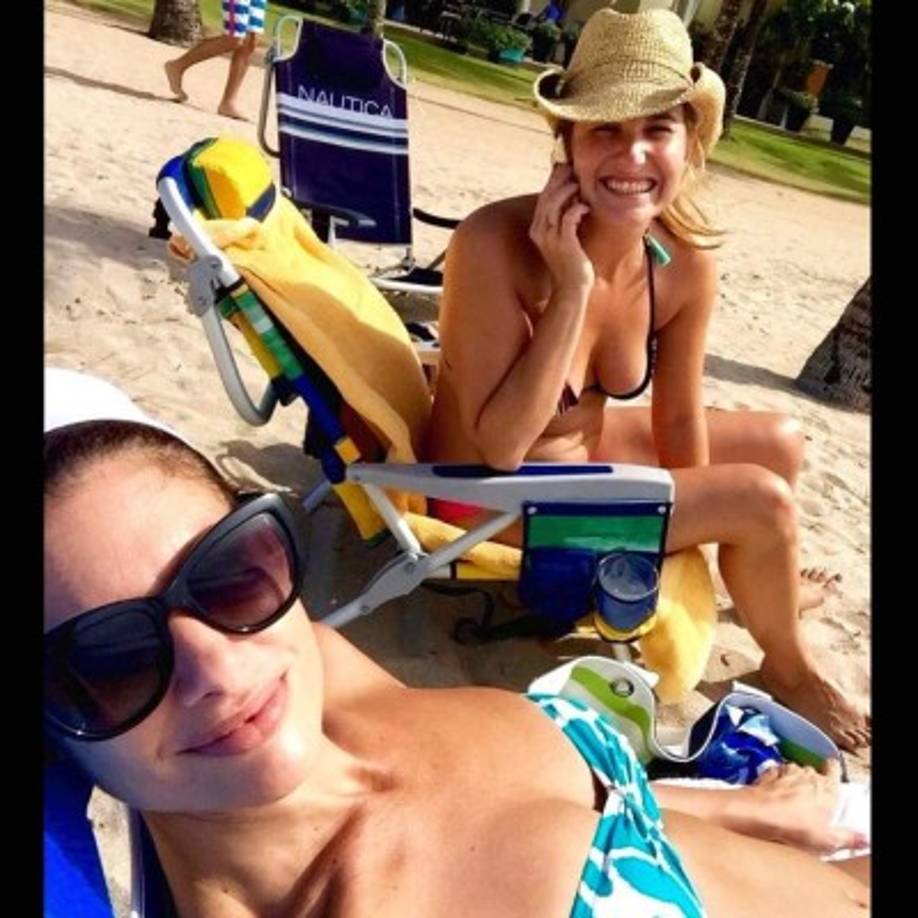 Alessandra Rampolla ahora es rubia y presume sus curvas en Instagram.