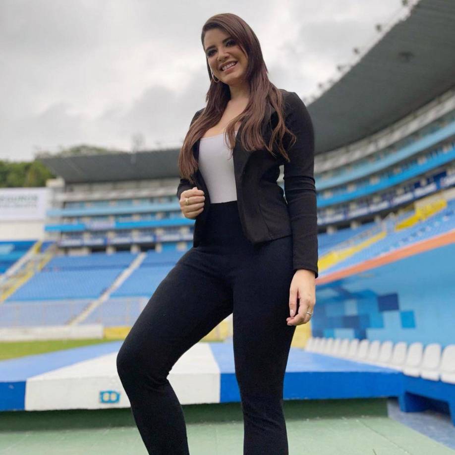 En Instagram la pueden encontrar como @lindacruztv donde ya contabiliza más de 337 mil seguidores.