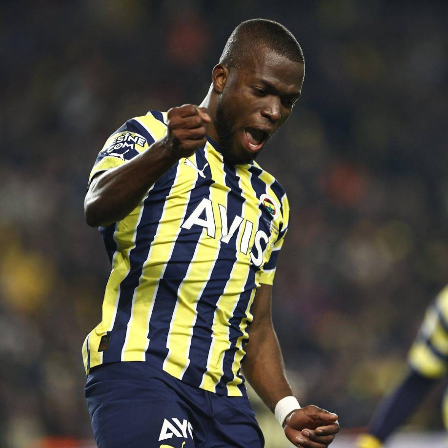 8. Enner Valencia (Fenerbahçe) - El ecuatoriano marcó 29 goles, pero los tantos marcados en las ligas entre la sexta y la vigesimoprimera europea valen un punto y medio (43,5 puntos).
