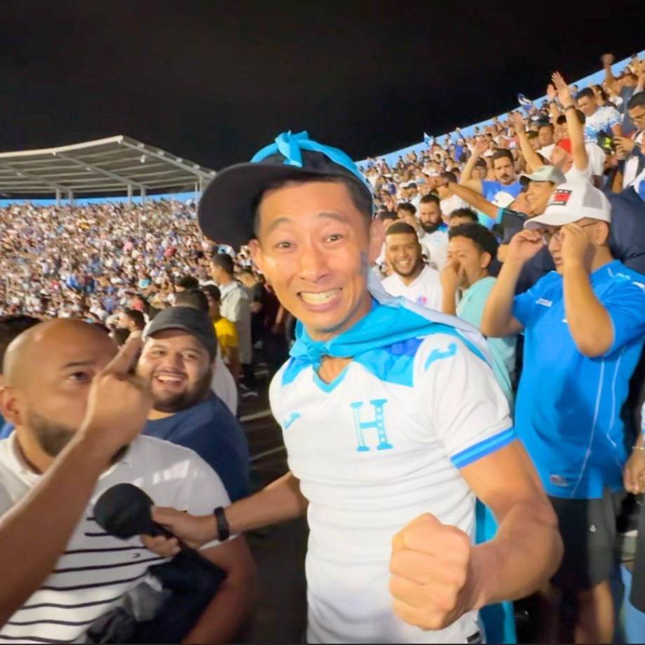 A través de su cuenta de Instagram y un video compartido en su canal de Youtube, Shin Fujiyama compartió imágenes y detalle de su experiencia en el Honduras-México en Tegucigalpa.