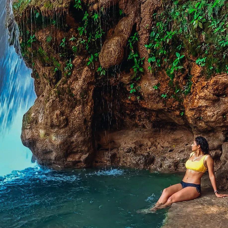 La cascada es un gran atractivo en el departamento del junco, el café y las mujeres bellas. 