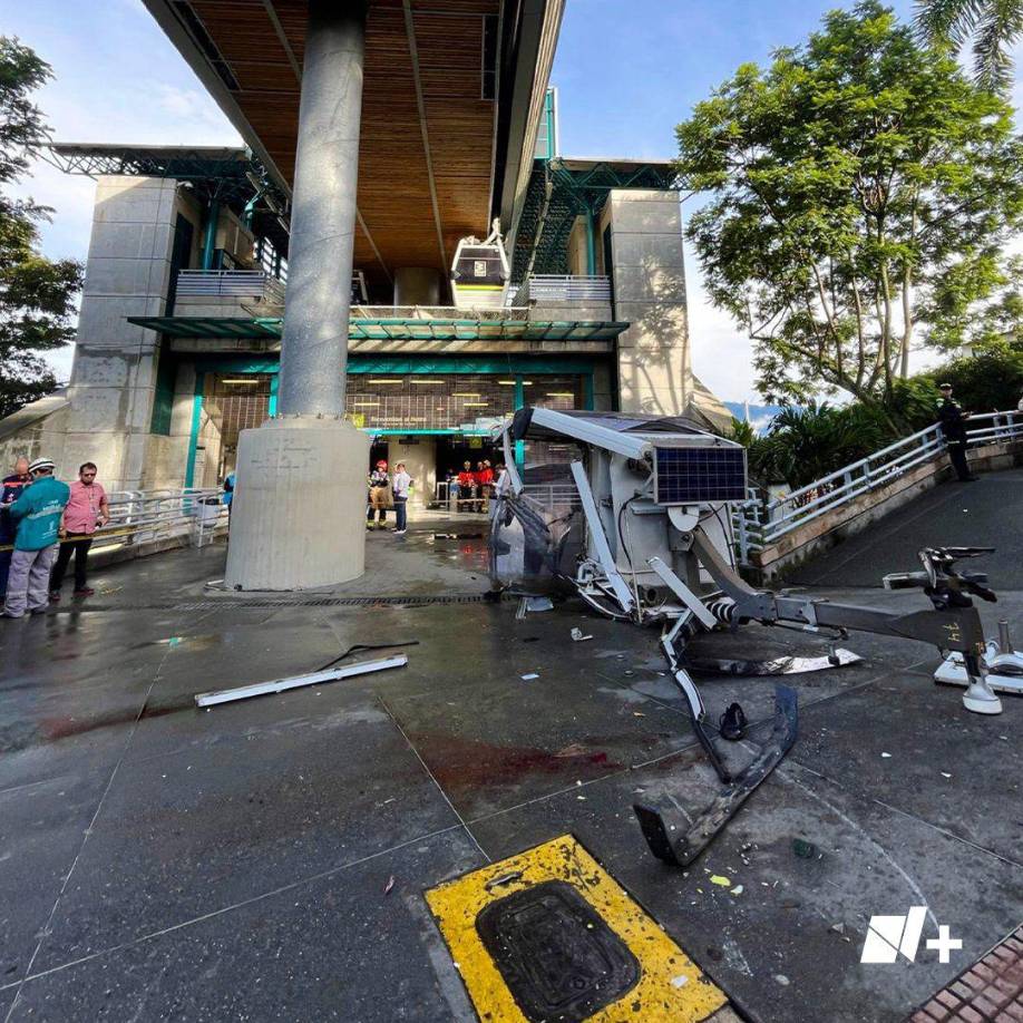 La cabina de la red de teleféricos cayó a la plataforma cuando transportaba a 11 personas, una de las cuales, lastimosamente, falleció en el centro asistencial debido a la gravedad de sus heridas.
