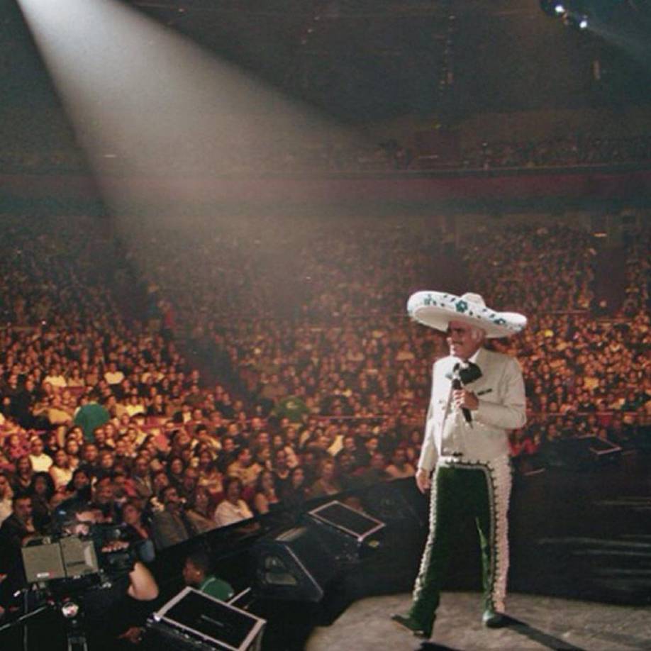 Vendió más de 70 millones de discos a lo largo de toda su carrera. 