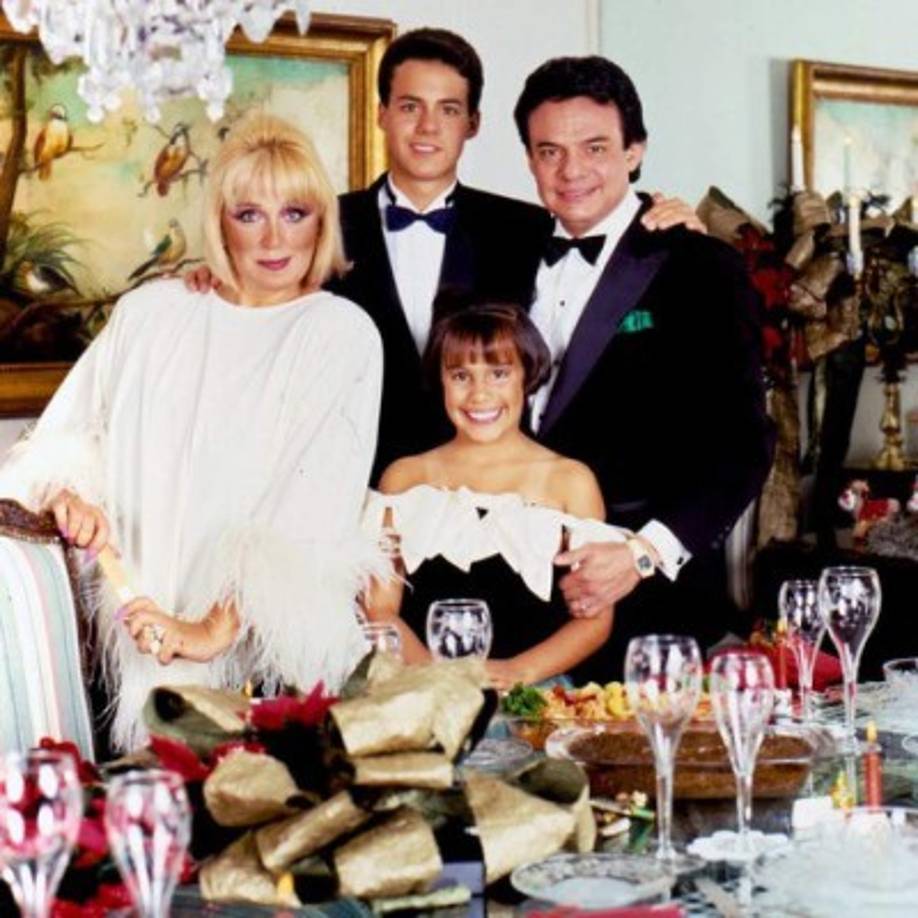 Con el paso de los años, el matrimonio Sosa Noreña pasó por altas y bajas, en su mayoría conflictos derivados del alcoholismo por parte del intérprete de 'Gavilán o paloma'.