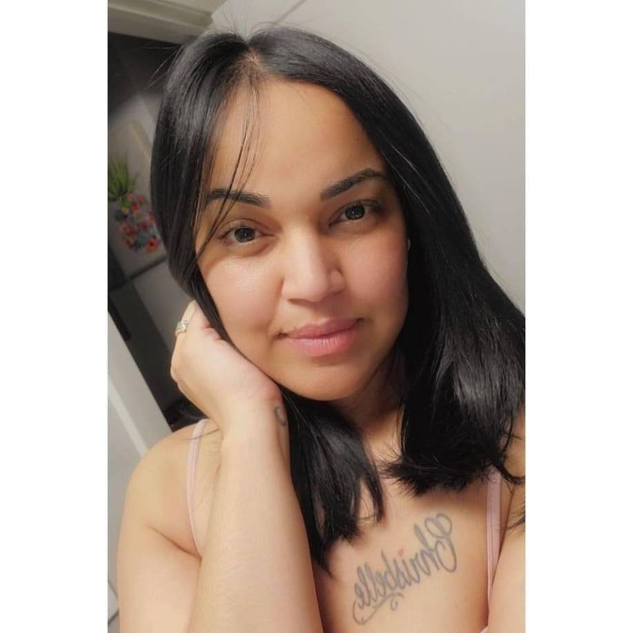 Las autoridades y los investigadores han pedido calma a la comunidad, que se encuentra conmocionada por el macabro hallazgo.