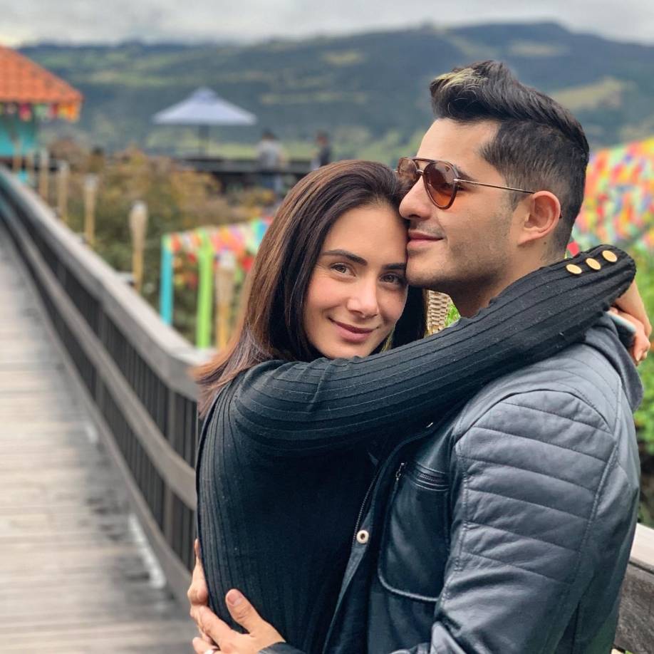 Johanna conoció a su esposo, el actor, presentador y empresario bogotano, Juan Sebastián Quintero Becaría, en 2003, cuando ella tenía 18 años y él 15.