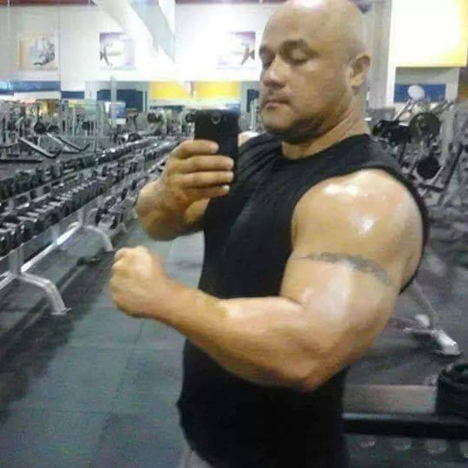 En sus redes sociales, Melvin presumía el amor por los perros y por los ejercicios.