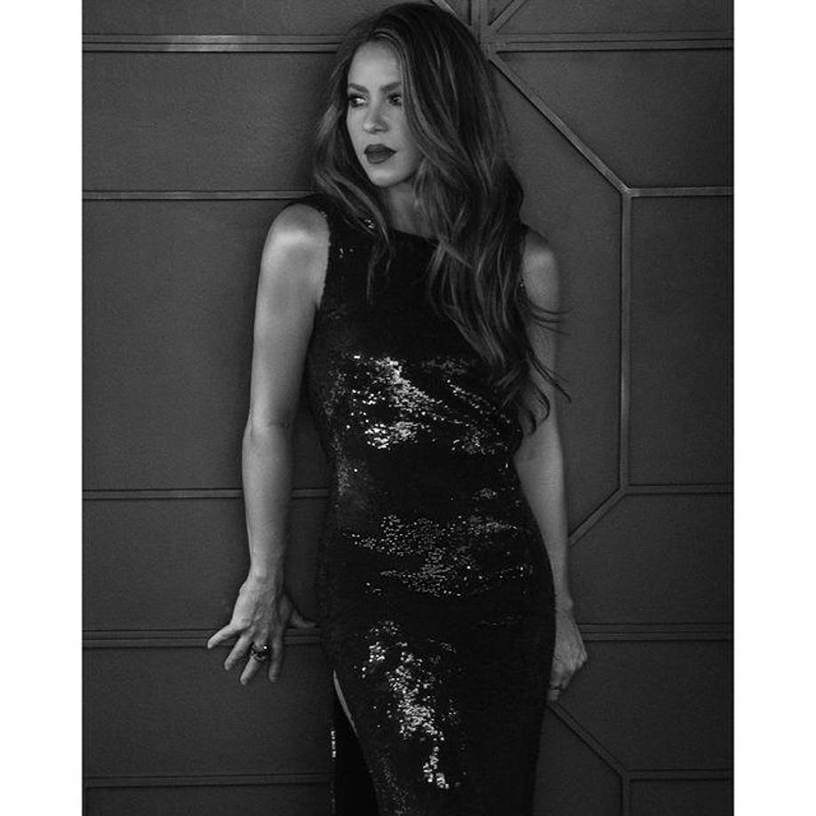 “Yo solo hago música, perdón que te salpique” y “tiene nombre de persona buena, claramente es igualita que tú” . Las directas alusiones de Shakira a los nombres de Pique y Clara Chía, actual pareja del exfutbolista.