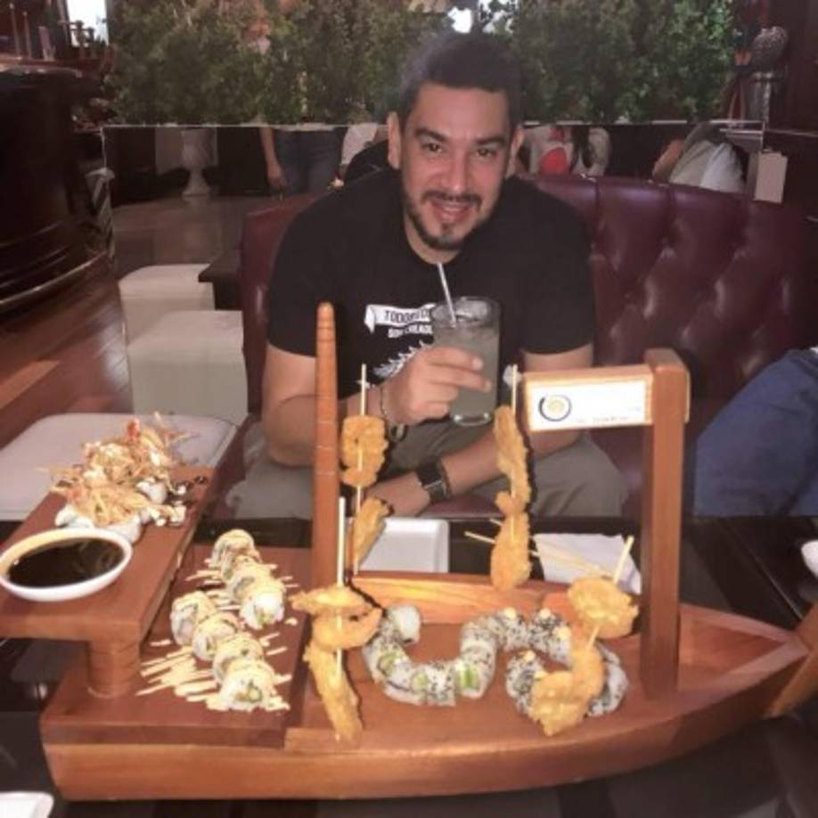 Familiares y amigos del profesional han reaccionado en redes sociales lamentado lo ocurrido.