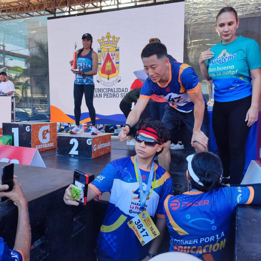 ”Gracias a ustedes los niños de la colonia Rivera Hernández tendrán una escuela”, fueron las palabras del influencer japonés.