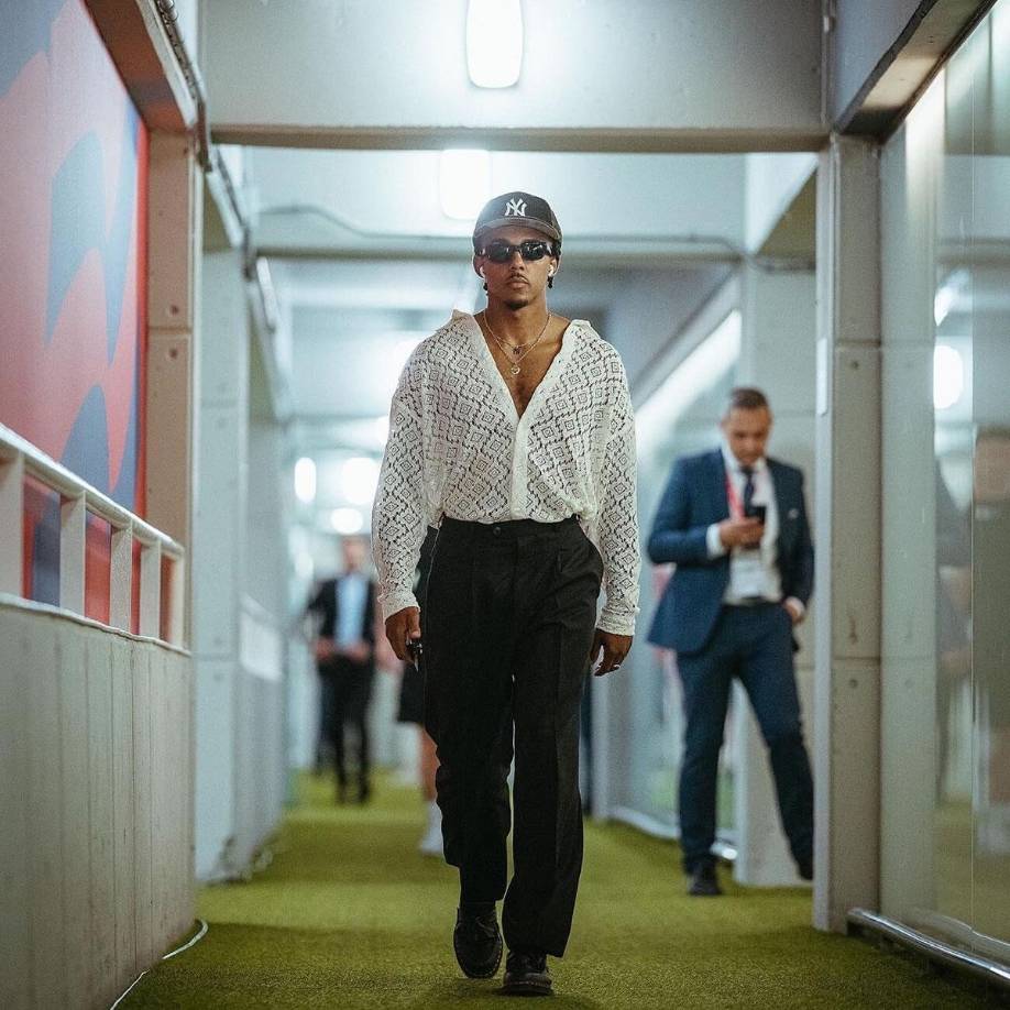 Así son los looks más atrevidos que ha usado Jules Koundé, futbolista francés del FC Barcelona.