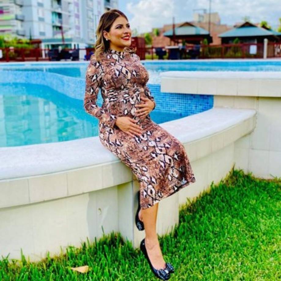 'Independientemente de lo que Dios nos regale estaremos esperando pacientemente por tu llegada; orando todos los días por ti y por todas las que tienen ese deseo que hoy estamos cumpliendo. Dios nos demostró que su fidelidad es grande sin importar cuanto nos olvidemos de él', dijo Espinal en una publicación reciente.