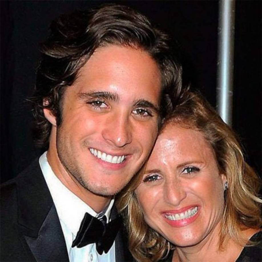 Diego Boneta -Astrid Boneta<br/>