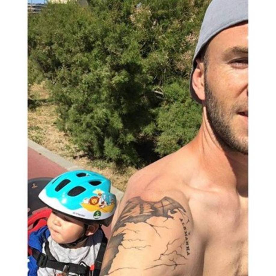 Layún es un jugador muy paternal. En su Facebook siempre se le ve en compañía de su familia.