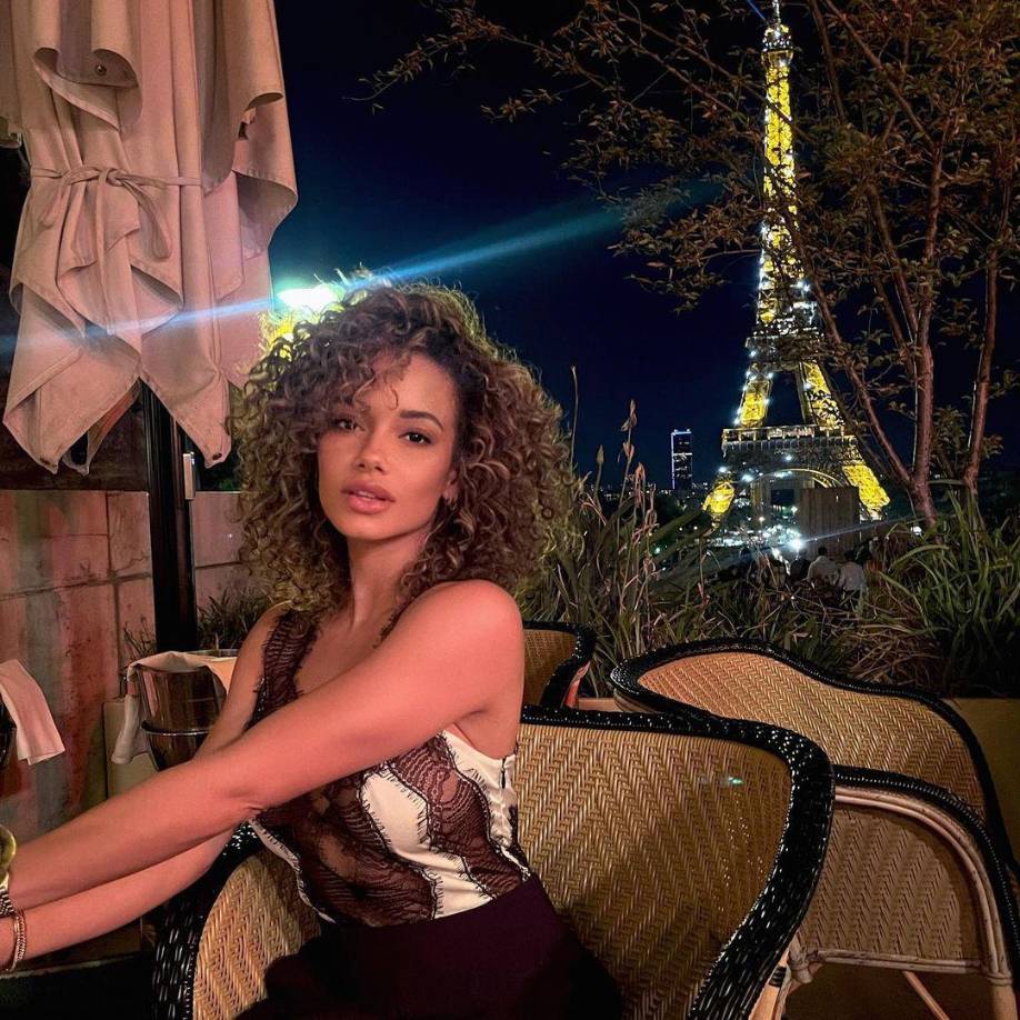 Jordan Ozuna es una chica estadounidense y es la pareja sentimental de Karim Benzema, delantero del Real Madrid.