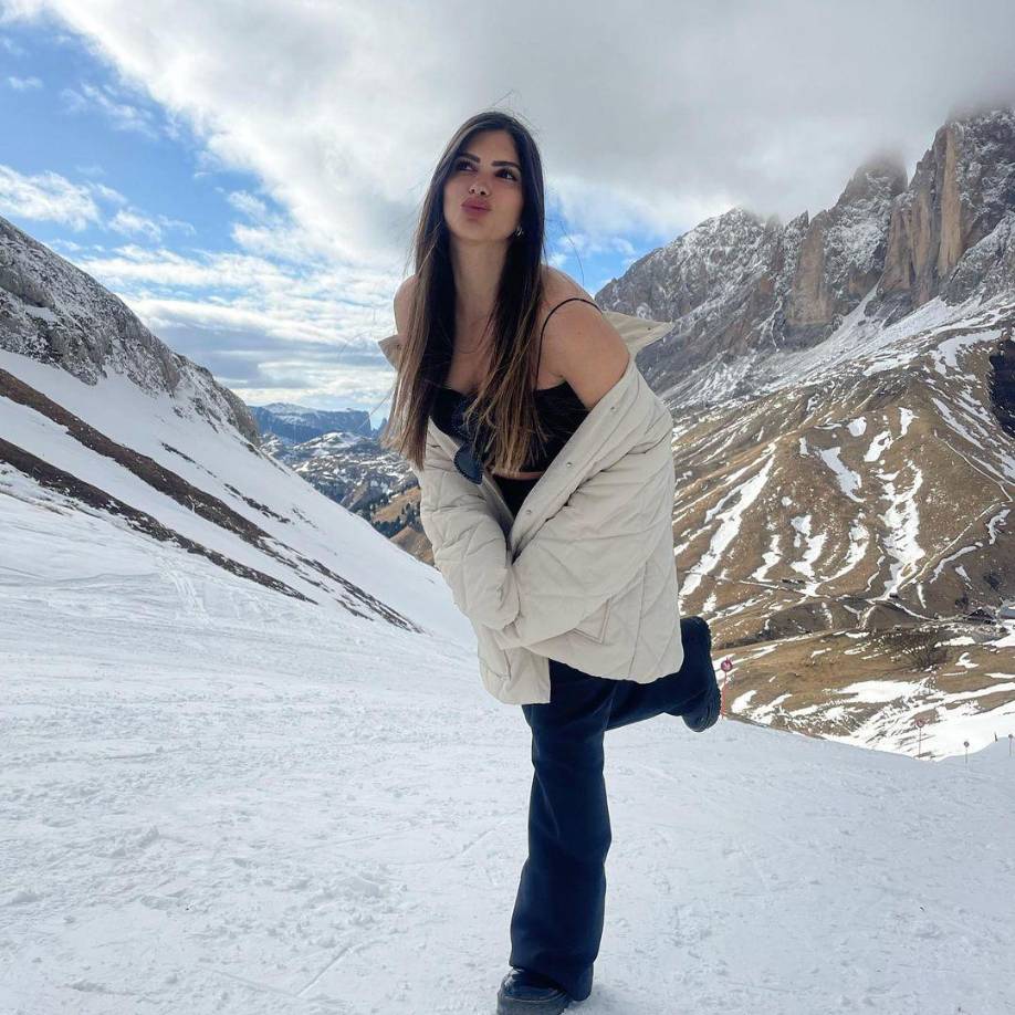 “A nuestra derecha, a nuestra izquierda, detrás y delante de nosotros. Vi a alguien gritándonos: “Ven aquí, es más seguro”. Corrí hacia él, nadie vino conmigo. Él y yo continuamos corriendo juntos hasta que vimos un vehículo que se nos acercaba”, contó.