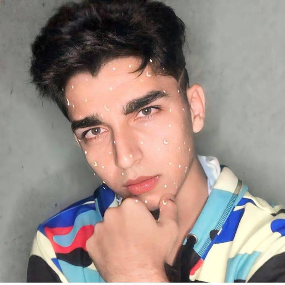 Al principio pasó desapercibido. Sin embargo, al comenzar a comparar el antes y el después de su físico, sus seguidores y su fama fueron creciendo.