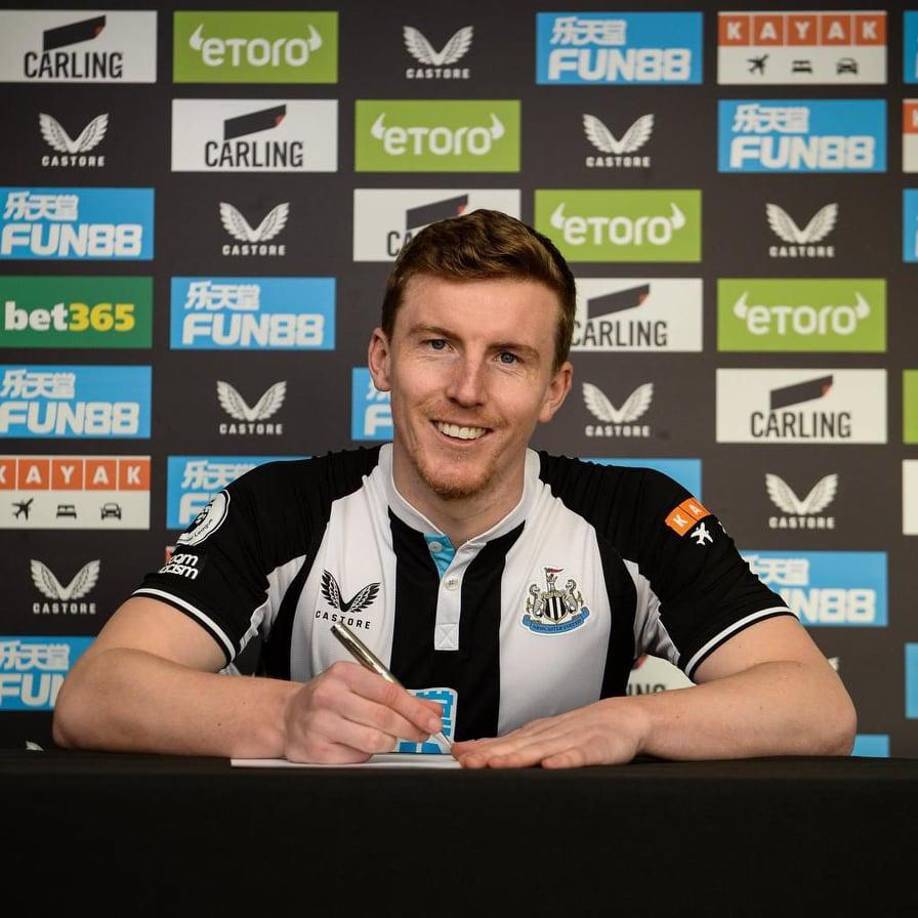 El Newcastle obtiene la cesión del lateral izquierdo inglés Matt Targett hasta final de temporada.